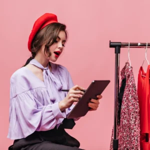 Tişörtlerin Evrimi: Basit Bir Giysiden Moda İkonuna